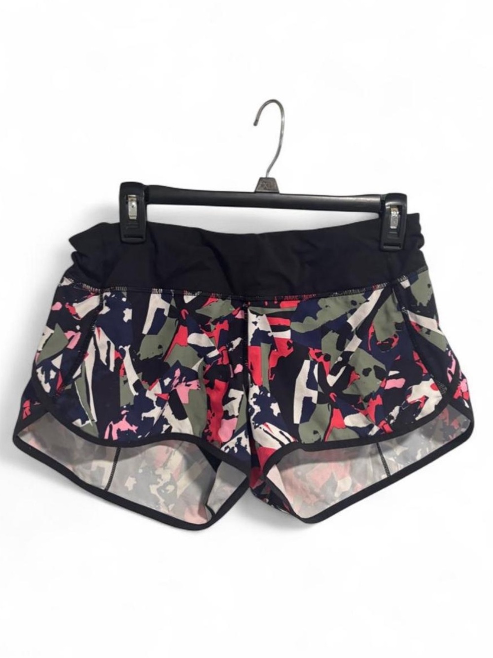 Lululemon Run Speed
Short  in Pop Cut Boom Juice Multi / Black" print pattern